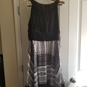**SOLD** Chic dress!